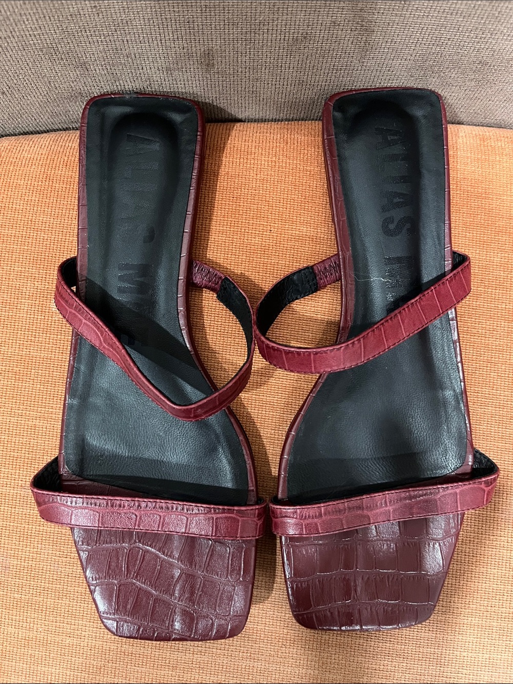 Alias Mae Leather Slip on Flats in Reptile print in Burgundy size 38